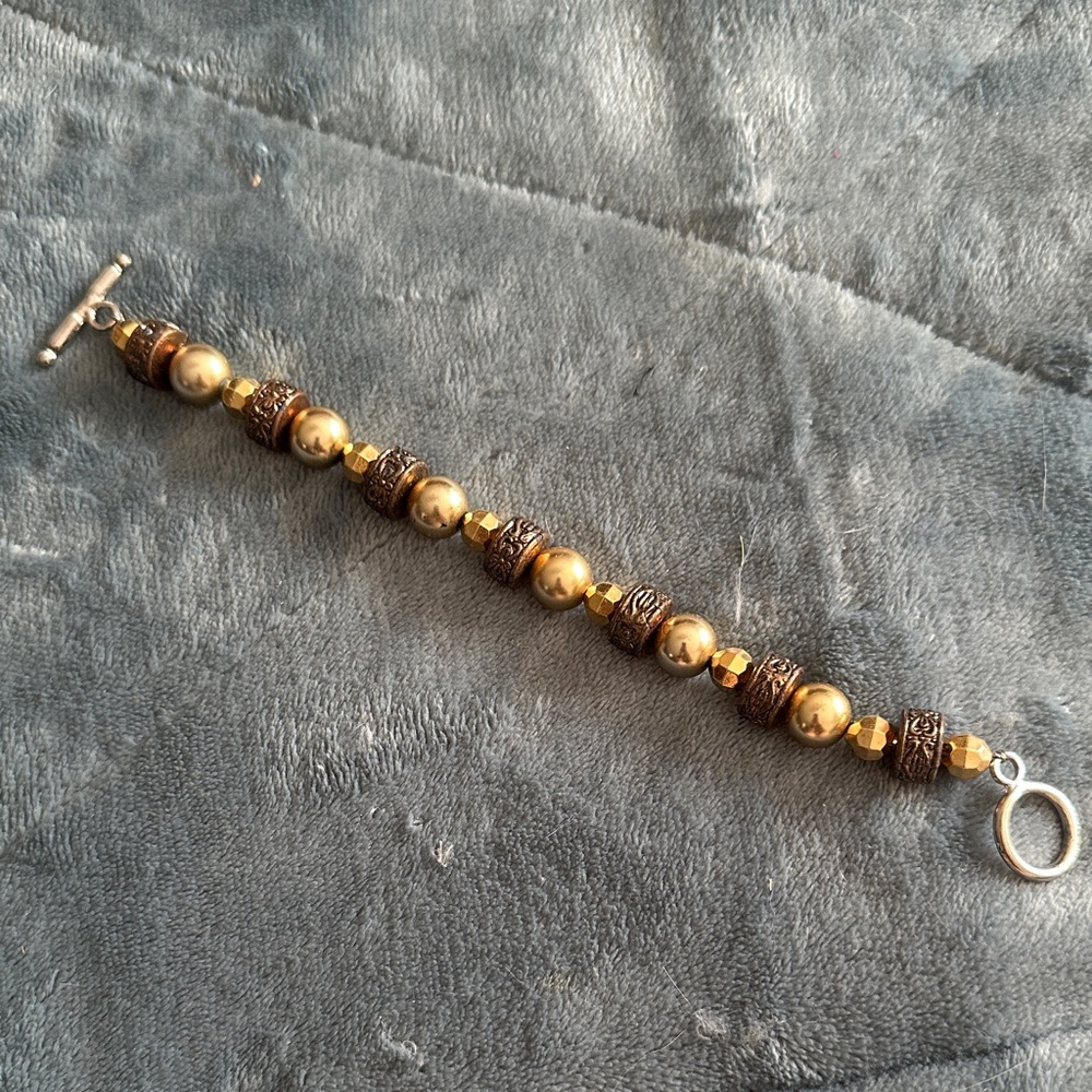 Elegant Gold and Bronze Beaded Bracelet